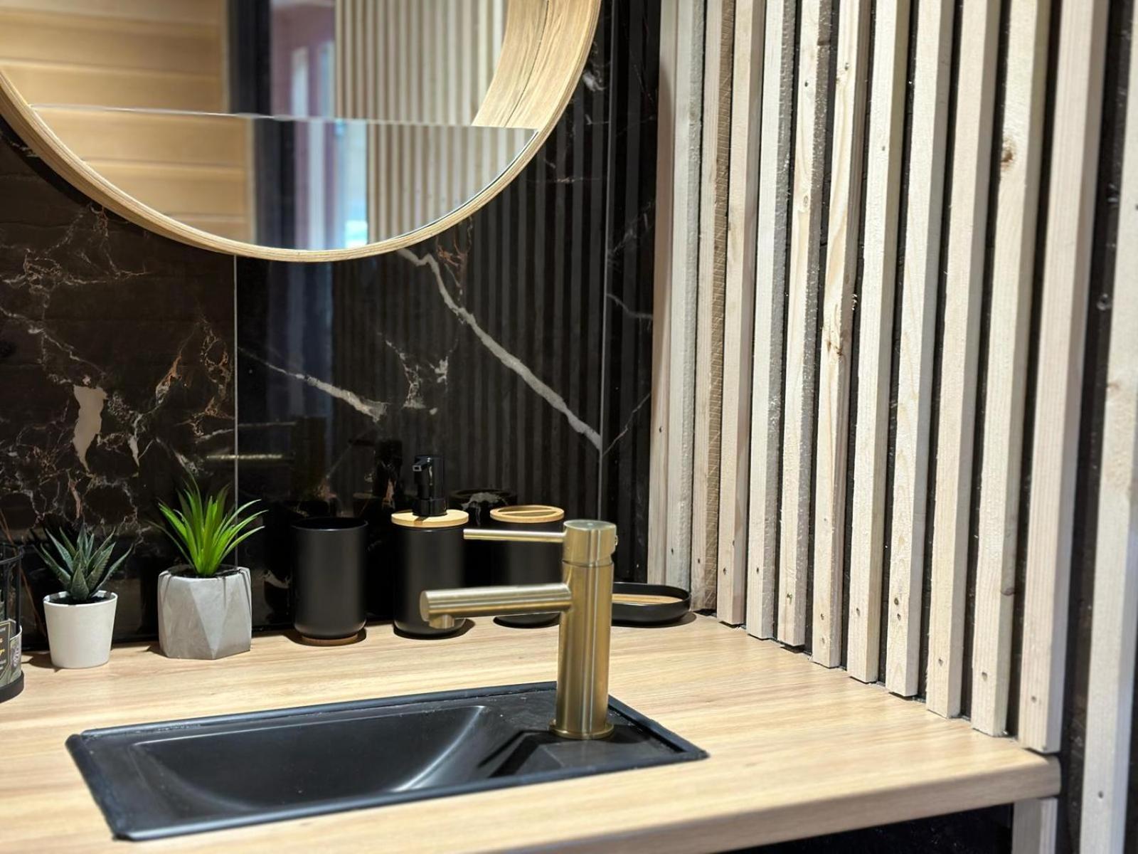 Bannalec La Cabane D'Emma Spa&Sauna Prive מראה חיצוני תמונה